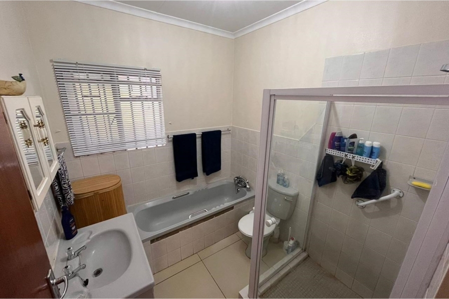 8 Bedroom Property for Sale in Broederstroom North West